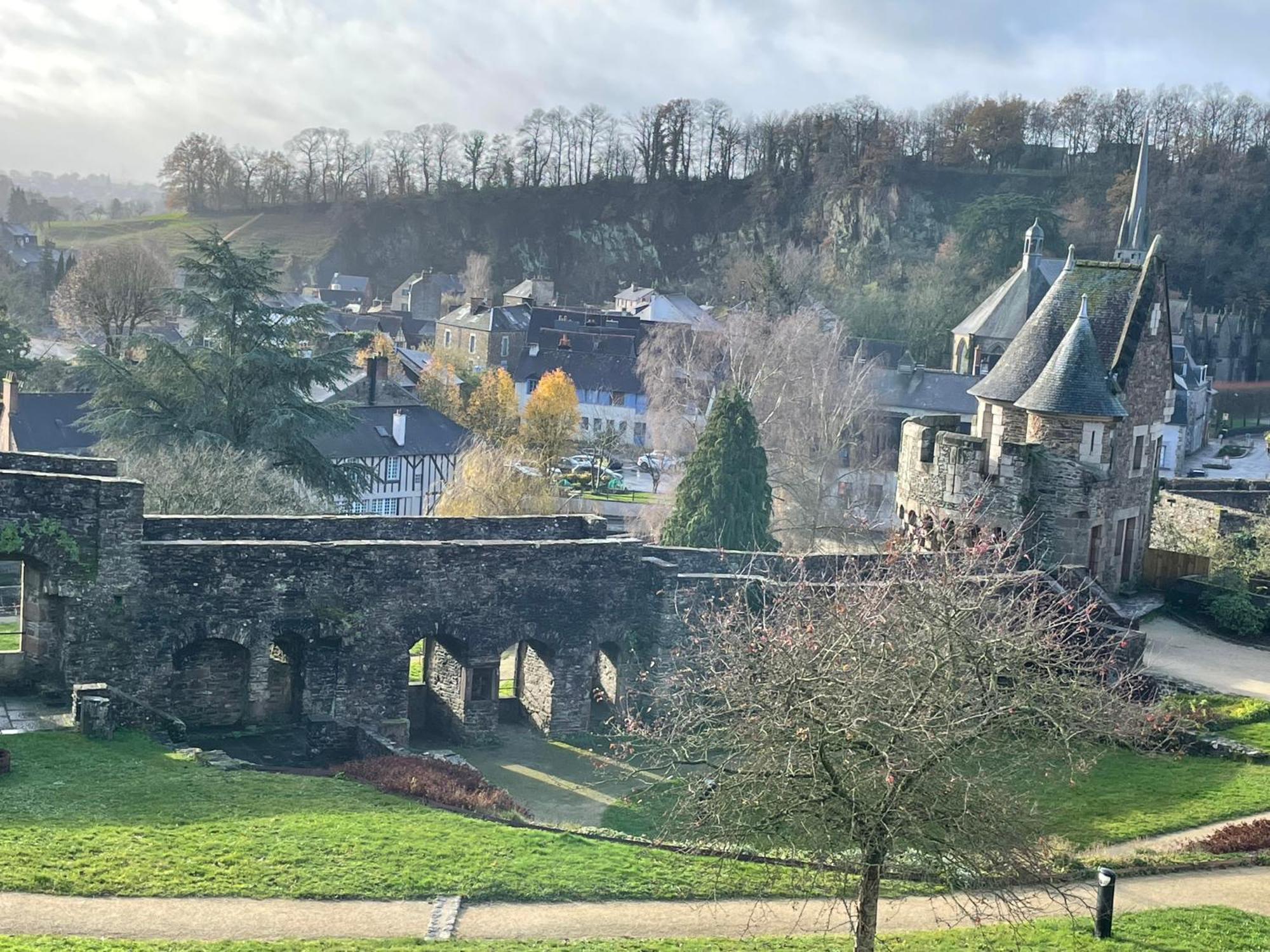 Le Relais Medieval Fougeres Exterior photo