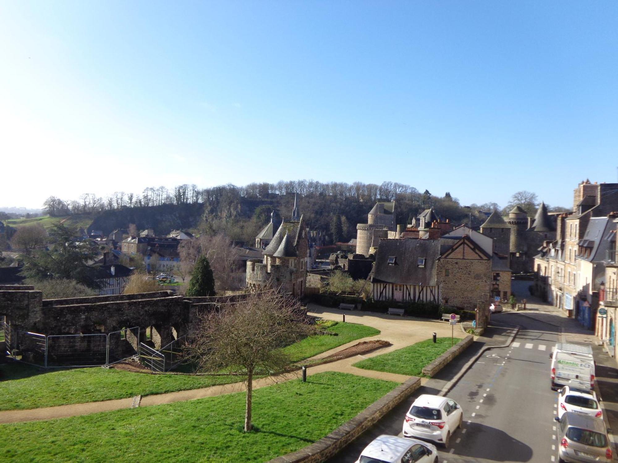 Le Relais Medieval Fougeres Exterior photo