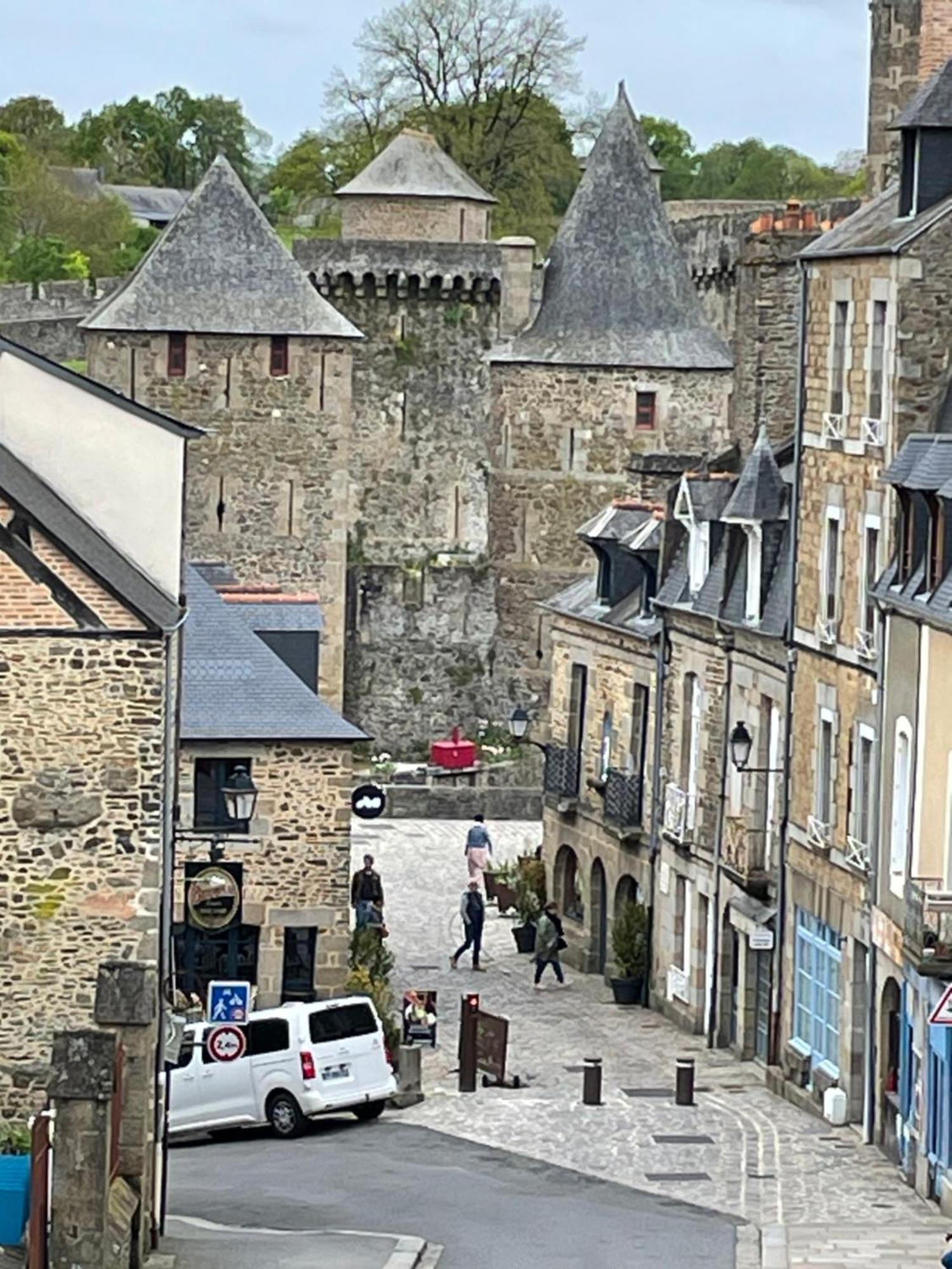 Le Relais Medieval Fougeres Exterior photo