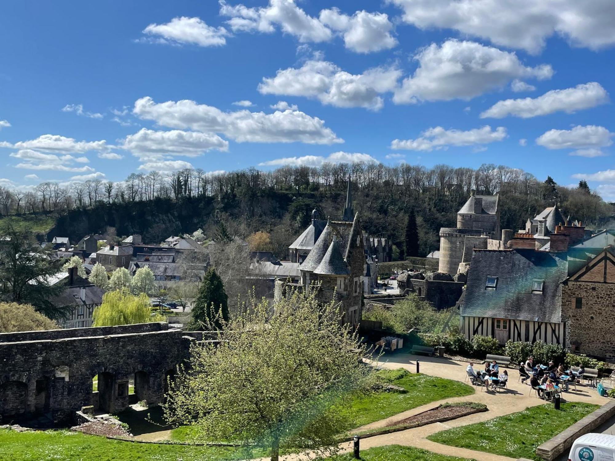 Le Relais Medieval Fougeres Exterior photo