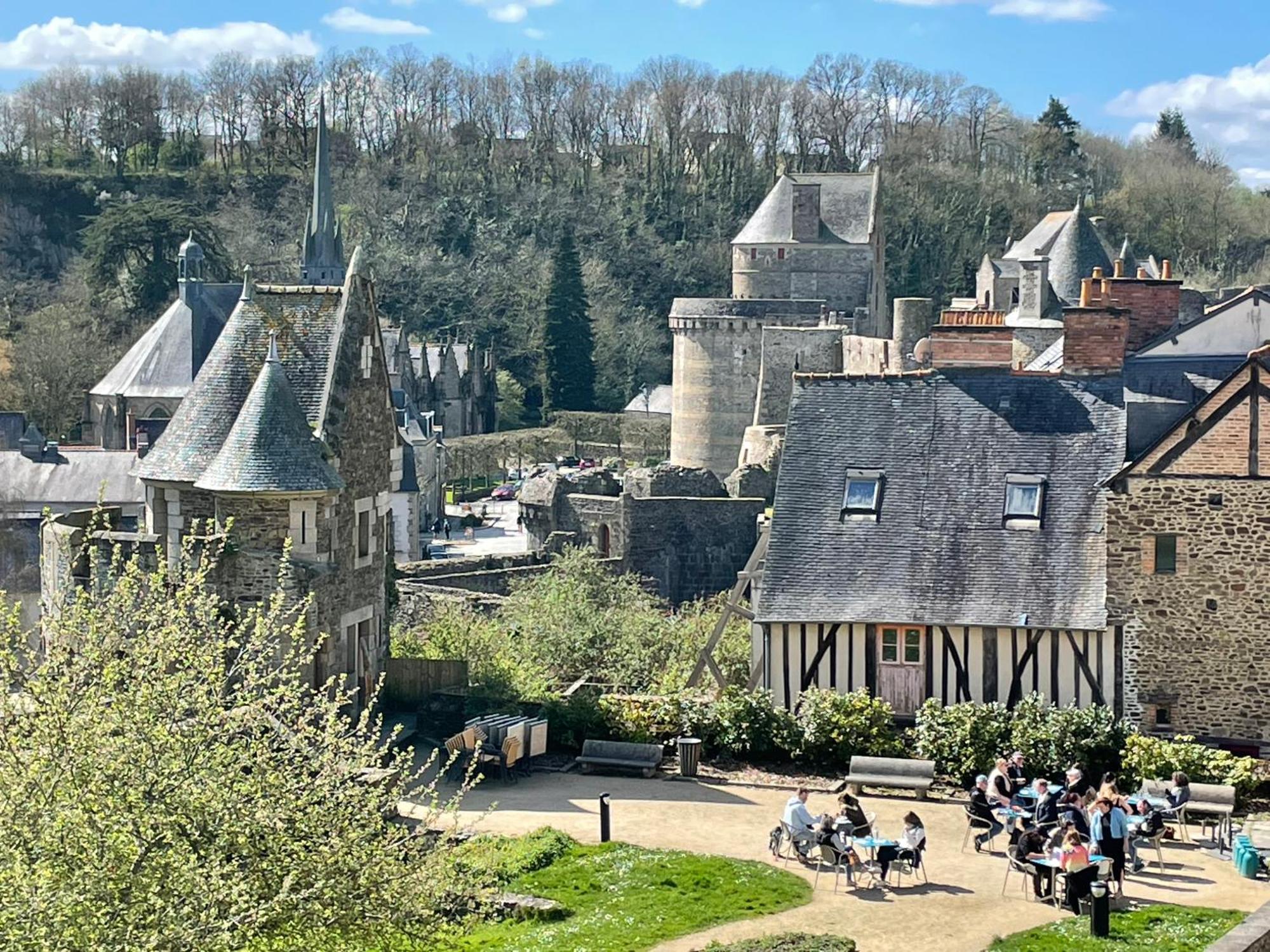 Le Relais Medieval Fougeres Exterior photo